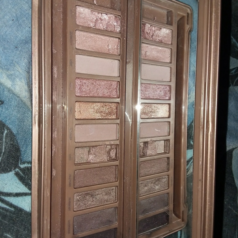 Naked 3 palette